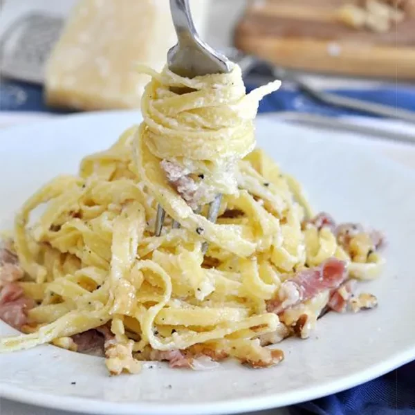 Pasta me proshutë